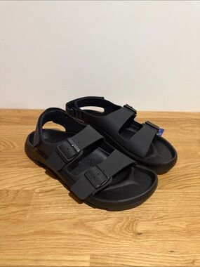 Birkenstock Mogami Terra size 9 Black Men's Dual-Strap Buckle Sandals